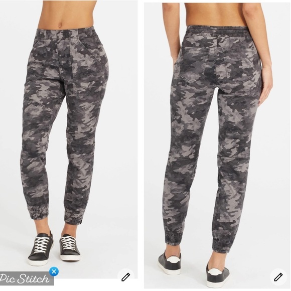 Spanx Stretch Twill Cargo Joggers Black Camo